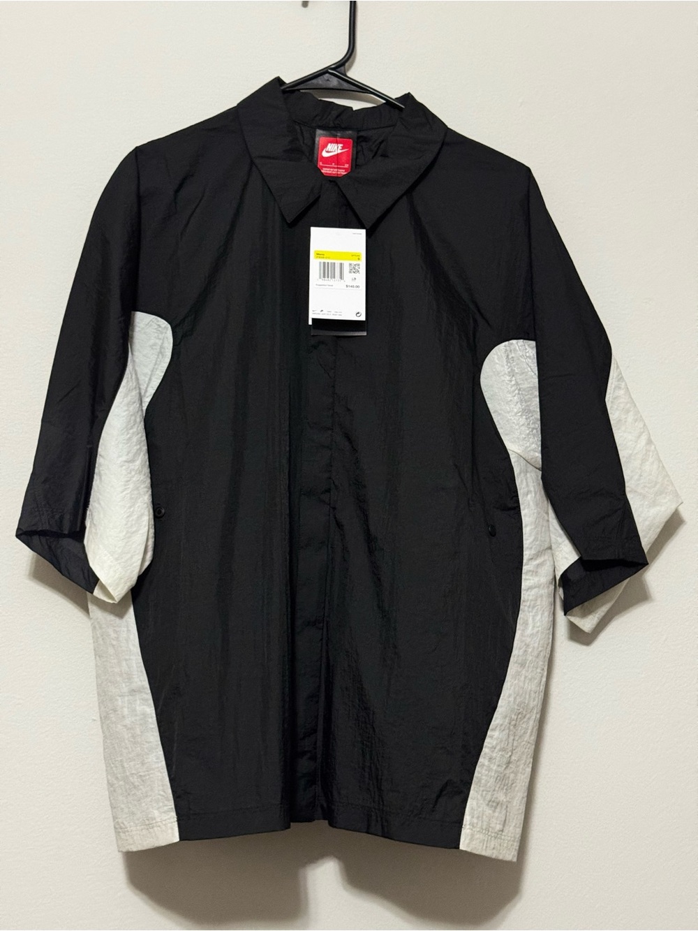 Nike Black and White Short-Sleeve Shirt Jacket